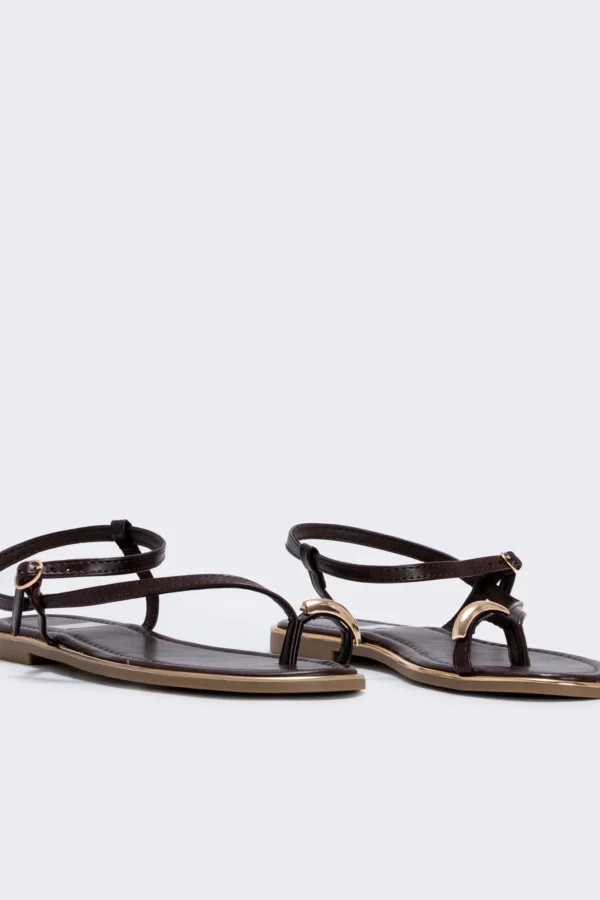 Σανδάλι με διακοσμητικό δαχτυλίδι