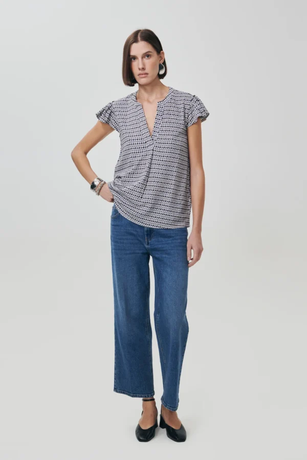 79733002_3 Μπλούζα με λαιμόκοψη V