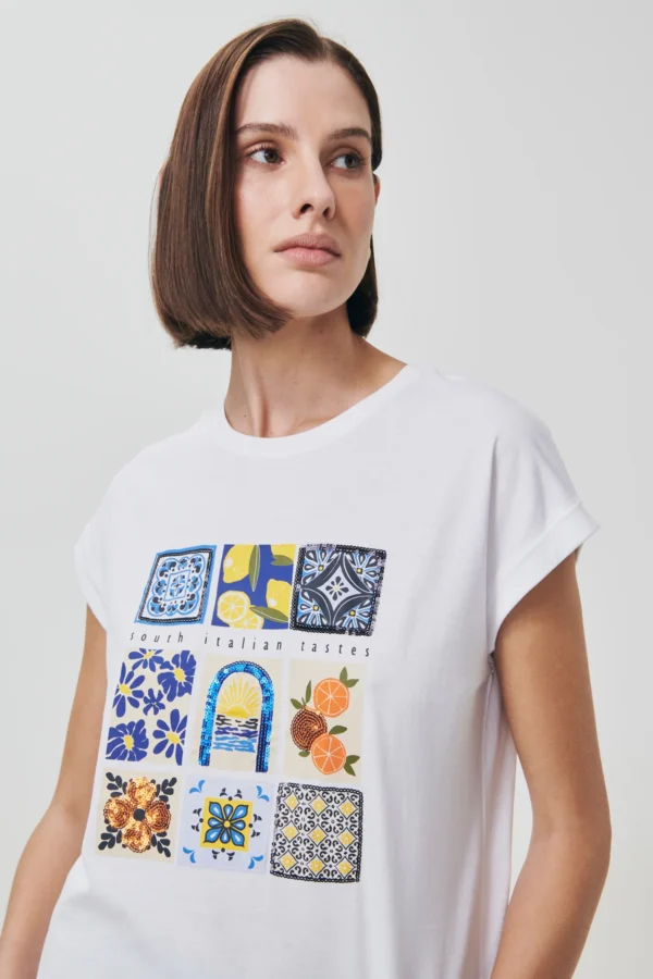 Κοντομάνικη μπλούζα με στάμπα